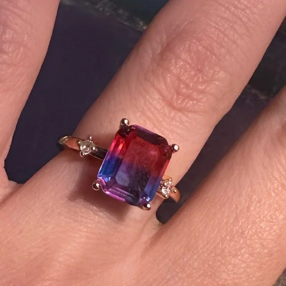 Pink/blue rhinestone ring on a gold band - Picture 1 of 3